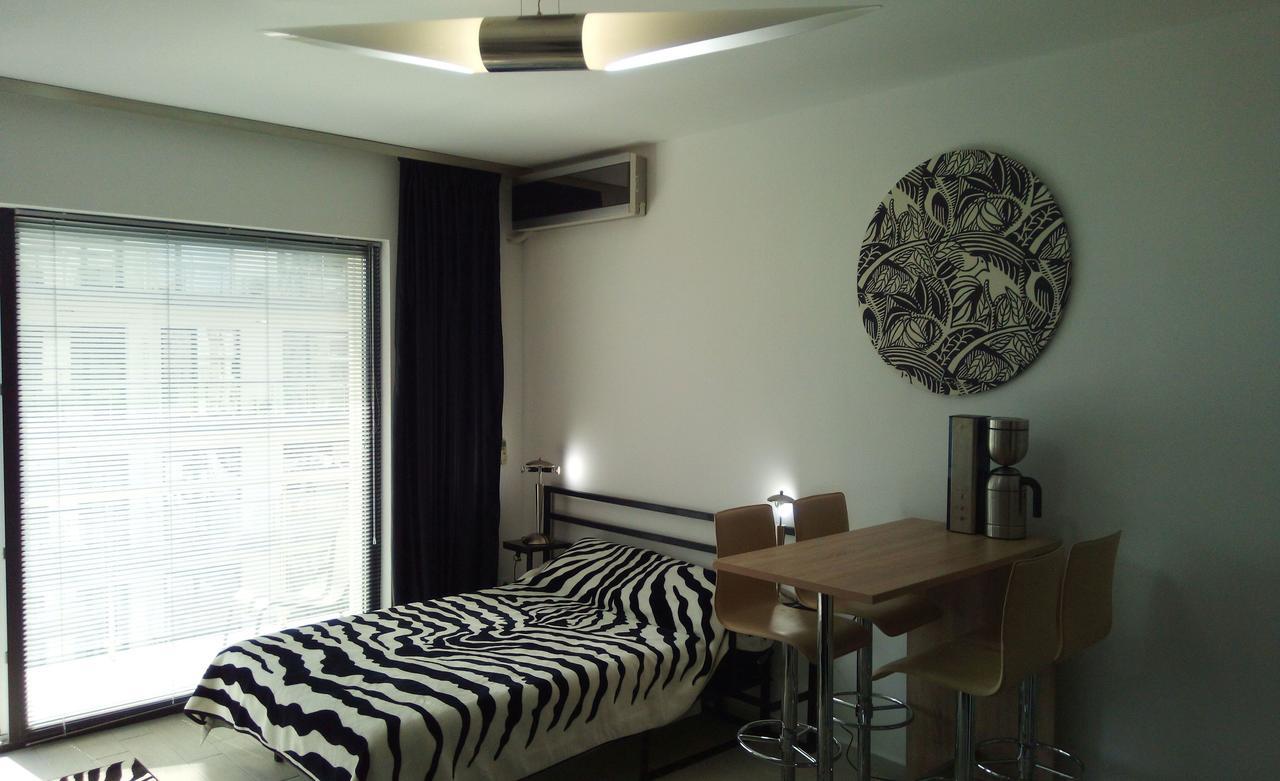 Apartment De Silva Studio Zebra Mamaia